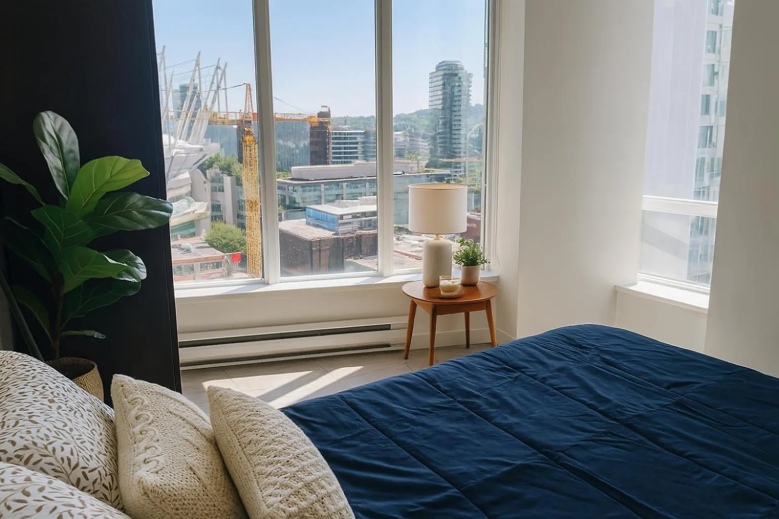 Scenic City Living Elegant 2 Bedroom With Natural Light Βανκούβερ Καναδάς